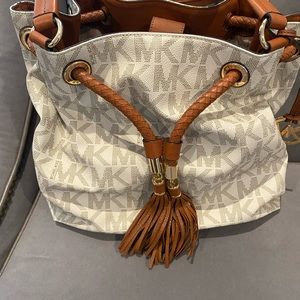 Michael Kors White leather bucket bag